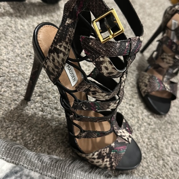 Steve Madden size 9 - Picture 4 of 4
